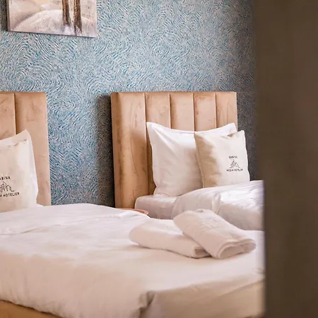 Exclusive Elite 31 *